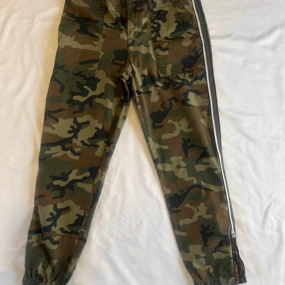Sanctuary Camouflage Joggers Green and Brown
